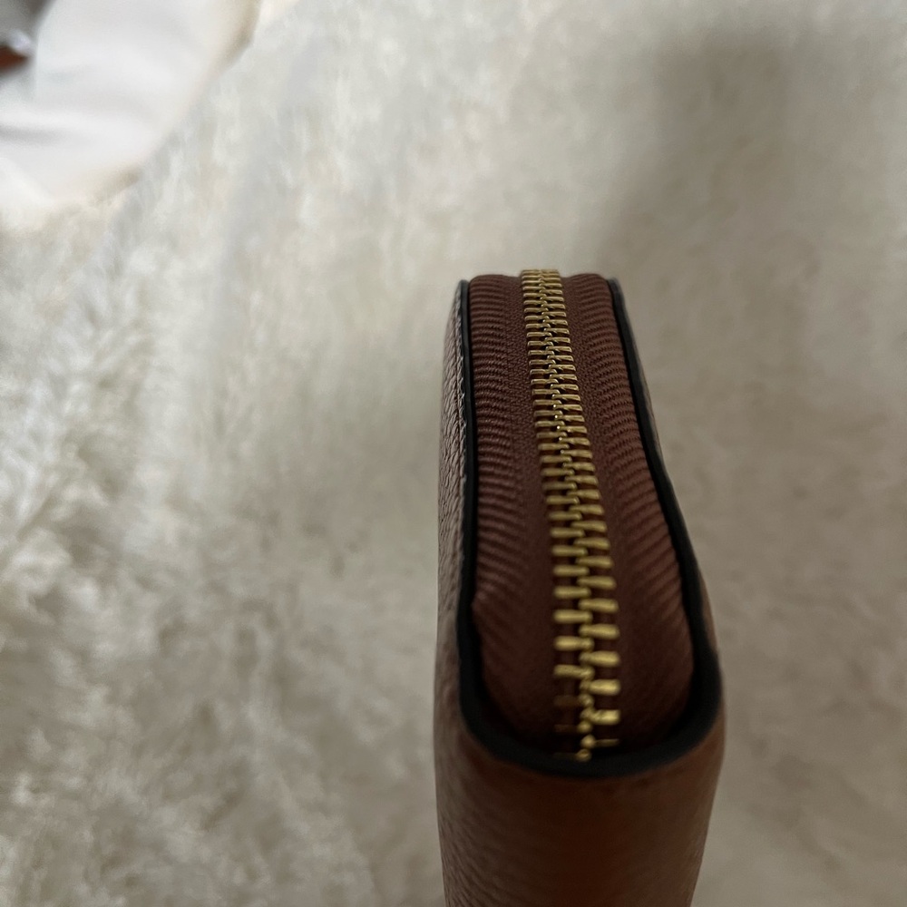 BUNDLE.  Michael Kors Brown Leather Zip Wallet Wristlet 8x4 EUC No callouts - Picture 5 of 9